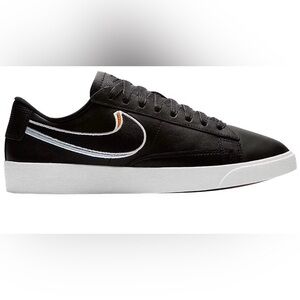 Nike Women’s Blazer Low LX Trainer Sneaker Size 6